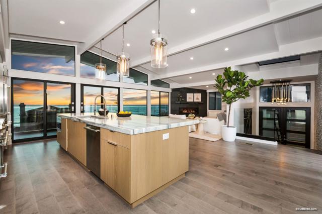 5527 Calumet Ave, La Jolla CA: https://media.crmls.org/mediaz/75a22ddb-c5df-4d08-a03e-d52b8c96dcc1.jpg