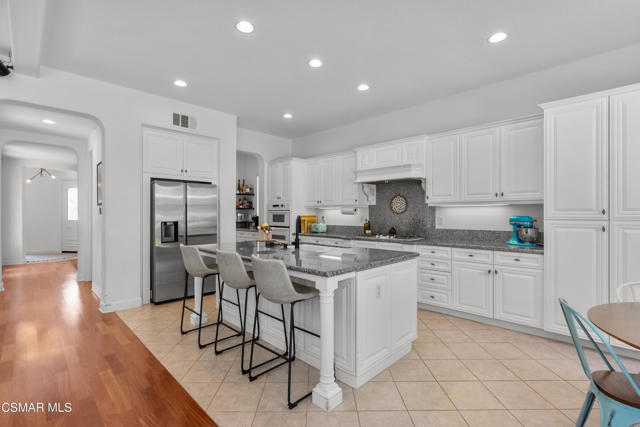 1729 Bluesage Court, Simi Valley CA: https://media.crmls.org/mediaz/75a24a35-eb84-42a0-b185-ec5b94905447.jpg