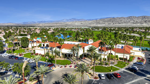 81025 Avenida Lorena, Indio CA: https://media.crmls.org/mediaz/75a28ff1-f53c-4a57-939e-04092d5e20bf.jpg