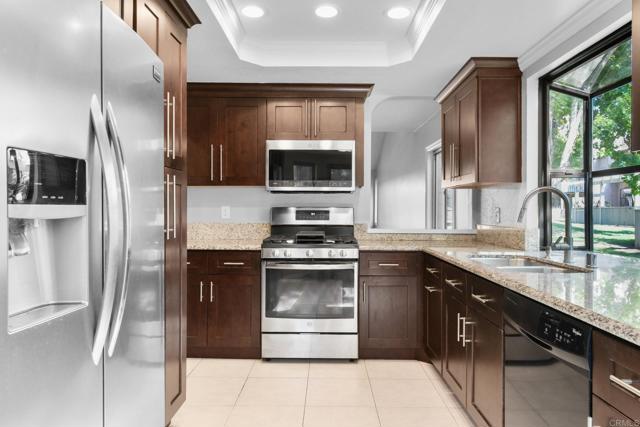 Detail Gallery Image 16 of 40 For 5667 Adobe Falls Rd #C,  San Diego,  CA 92120 - 2 Beds | 2 Baths