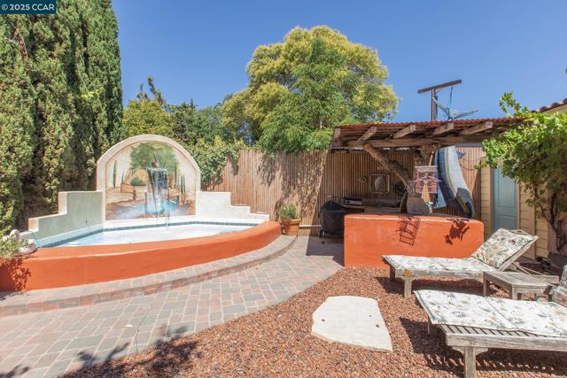 17190 Cedar Ave, Sonoma CA: https://media.crmls.org/mediaz/75a40f15-47fa-440f-8362-14244c0ecf93.jpg