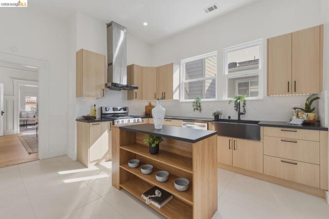 Image 10 of 54 For 523 25th St  