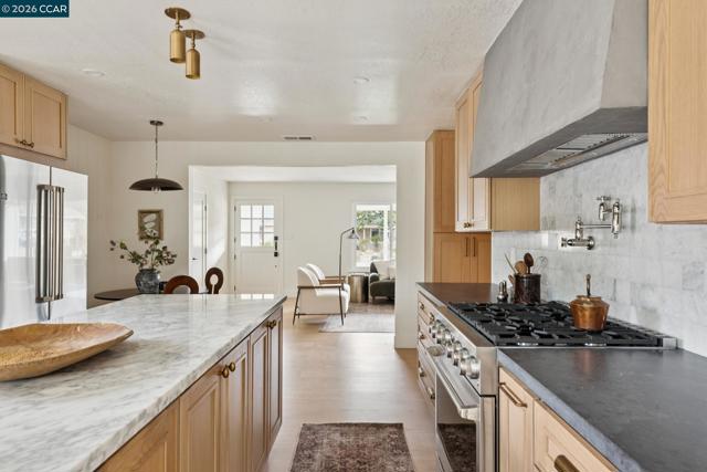 Image 14 of 60 For 3085 Avellano Drive