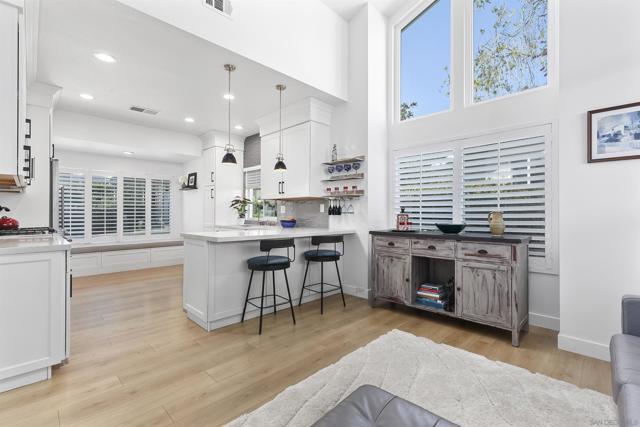 2071 Caminito Circulo Norte, La Jolla CA: https://media.crmls.org/mediaz/75a4e164-fa8a-430a-b7f9-22477055eed0.jpg