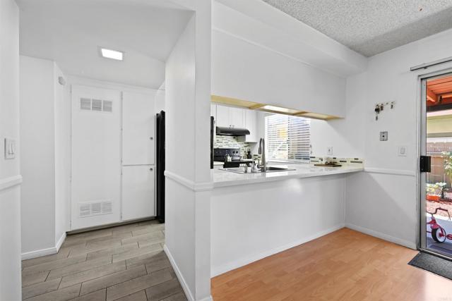 Detail Gallery Image 12 of 42 For 11935 Royal Rd #E,  El Cajon,  CA 92021 - 3 Beds | 1/2 Baths