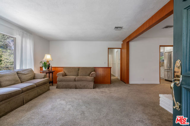 10022 Moy Lane photo 4