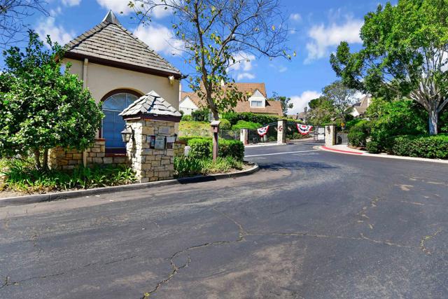 13957 Royal Melbourne Sq, San Diego CA: https://media.crmls.org/mediaz/75a559fd-187c-461f-9cb6-2141c5a62ea6.jpg