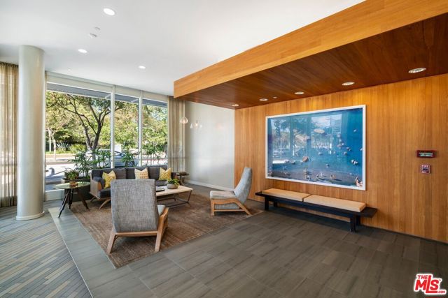 1705 Ocean Avenue, Santa Monica CA: https://media.crmls.org/mediaz/75a5646c-0b06-4fe4-ae57-62884262e438.jpg