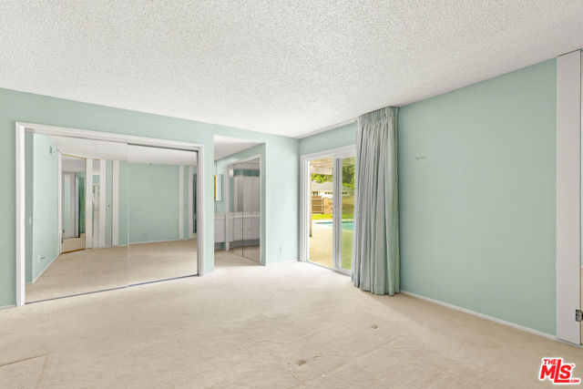 1379 Acapulco Avenue, Simi Valley CA: https://media.crmls.org/mediaz/75a60251-3cff-4a5f-8ae0-0b79816832a8.jpg
