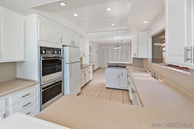 605 Palos Verdes Dr W, Palos Verdes Estates, California 90274, 4 Bedrooms Bedrooms, ,2 BathroomsBathrooms,Residential,Sold,Palos Verdes Dr W,220015650SD