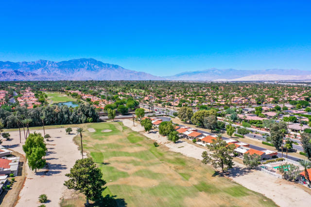 Image 36 of 42 For 40492 Bay Hill Way
