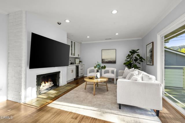 9545 Creemore Place, Tujunga CA: https://media.crmls.org/mediaz/75a64aef-4633-4d1f-aec2-f3c70fd96490.jpg