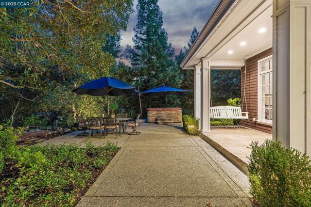 3656 Old Blackhawk Rd, Danville CA: https://media.crmls.org/mediaz/75a6bb63-7d4d-4182-8a8c-9df148a54a46.jpg