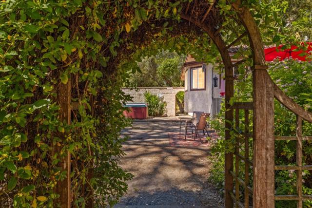 355 Santa Cruz Street, Boulder Creek CA: https://media.crmls.org/mediaz/75a6d795-9765-4920-94f8-07bbafc30f4a.jpg