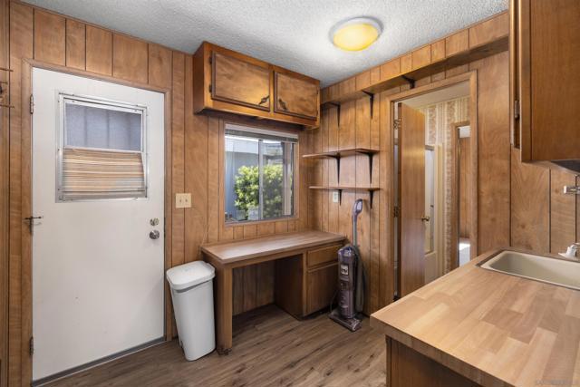 9255 N Magnolia Avenue, Santee CA: https://media.crmls.org/mediaz/75a6f4fc-2c1e-4c7a-8151-9551a11aa42f.jpg