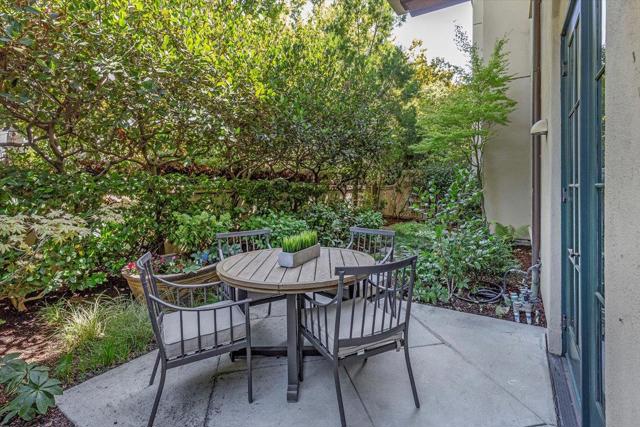 555 Byron Street, Palo Alto CA: https://media.crmls.org/mediaz/75a70636-94f0-4d01-9f58-ab2160cc883c.jpg