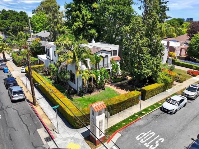 901 Laurel, San Mateo CA: https://media.crmls.org/mediaz/75a7c5cb-55fc-4df2-a2da-48ca1e41315d.jpg