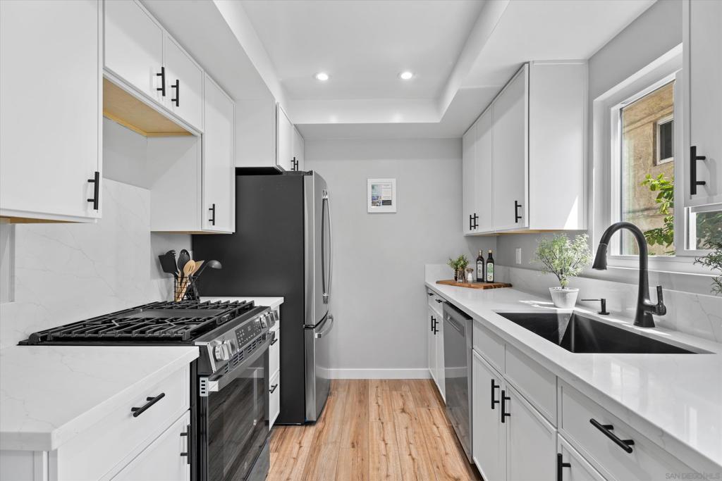 1762 Locust - photo 9