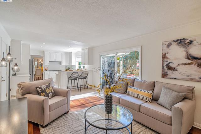 7840 Creekside Dr, Dublin CA: https://media.crmls.org/mediaz/75a82b81-bca7-497f-ac69-adf46d685939.jpg