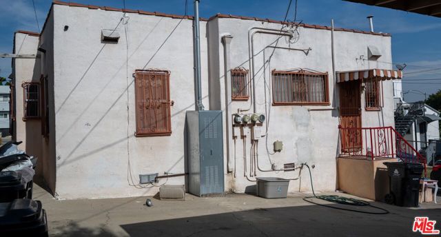 4214 W Slauson Avenue, Los Angeles CA: https://media.crmls.org/mediaz/75a99ce0-4cc2-4b8e-b2f4-64bb0b5c96aa.jpg