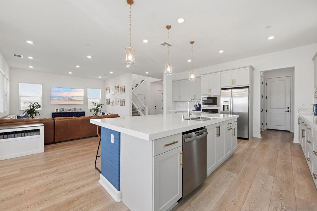 305 Creekview Ct - photo 14