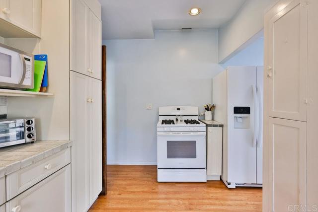 Detail Gallery Image 10 of 23 For 861 G Ave, Coronado,  CA 92118 - 3 Beds | 2 Baths