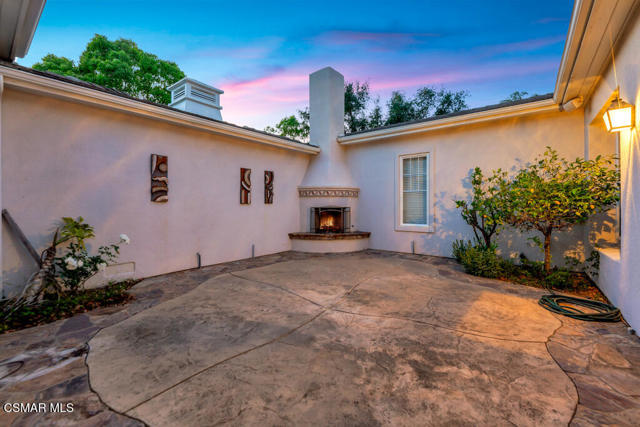 1048 Via Adorna, Newbury Park CA: https://media.crmls.org/mediaz/75aa6c9e-c372-43c3-9878-dcd4d0369f6a.jpg