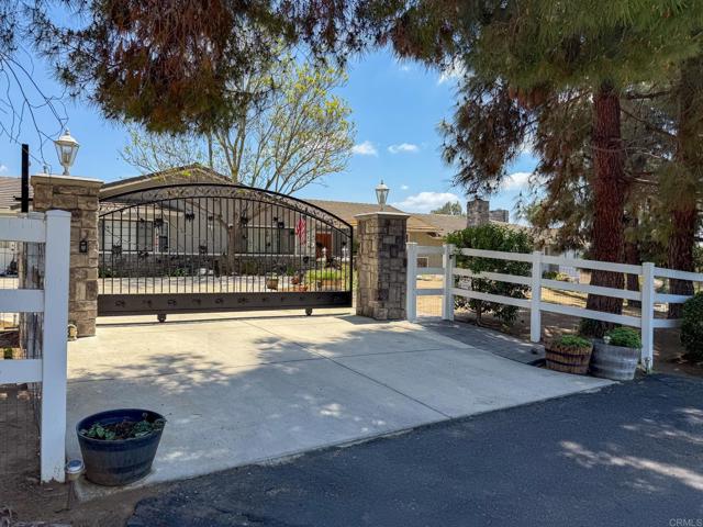 3048 Jason Road, Fallbrook CA: https://media.crmls.org/mediaz/75ab437b-dbb1-4b89-9611-9f0ae8081b46.jpg