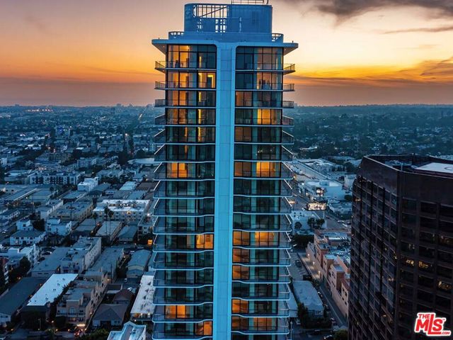 11750 Wilshire Boulevard, Los Angeles CA: https://media.crmls.org/mediaz/75ab78cc-7faf-47a6-b237-eb1c59e8f5c7.jpg