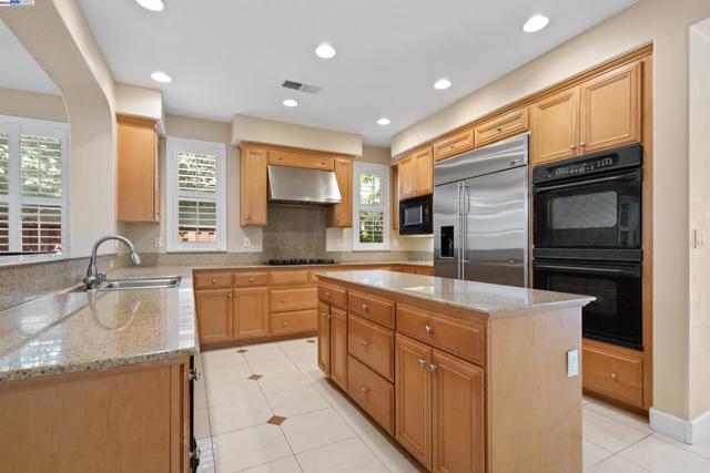 2004 W Lagoon Rd, Pleasanton CA: https://media.crmls.org/mediaz/75ab8f55-c6d6-49a9-83d1-c19ecb2afd8a.jpg
