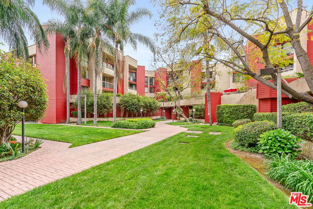 3961 Via Marisol, Los Angeles CA: https://media.crmls.org/mediaz/75abc0bf-c5a3-4acc-8a4e-a31f1d9247a6.jpg