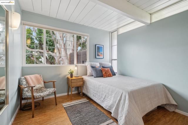 5345 Crown Ct, Castro Valley CA: https://media.crmls.org/mediaz/75abecf4-cb9d-472b-9b41-4fc521702d84.jpg