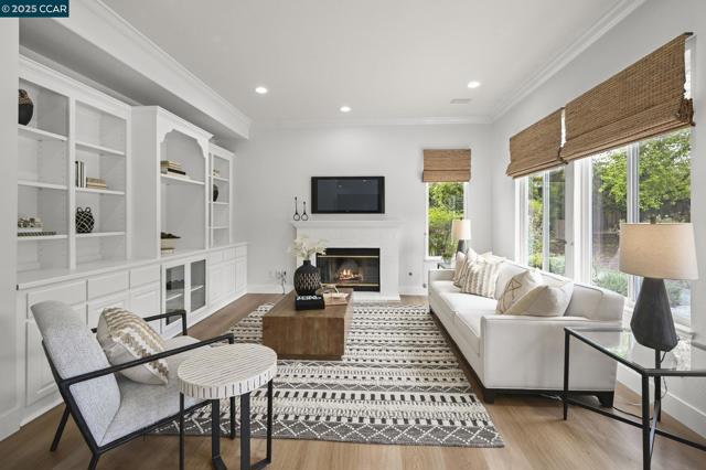 303 Ensley Court, Alamo CA: https://media.crmls.org/mediaz/75ad01a8-5348-4e9c-9908-34cc275c2b15.jpg