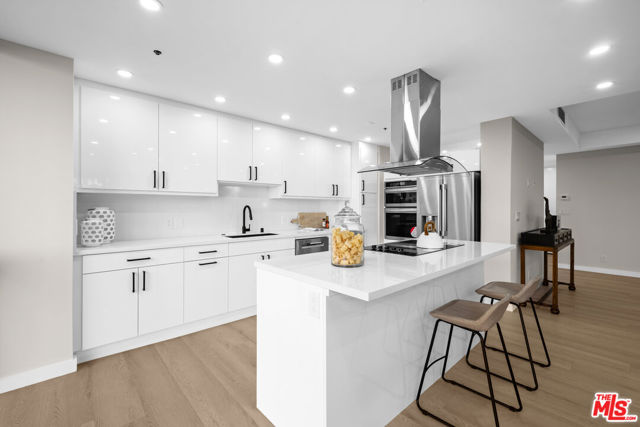 10750 Wilshire Boulevard, Los Angeles CA: https://media.crmls.org/mediaz/75ad0d33-af17-4320-9f85-09c2ba0aa335.jpg