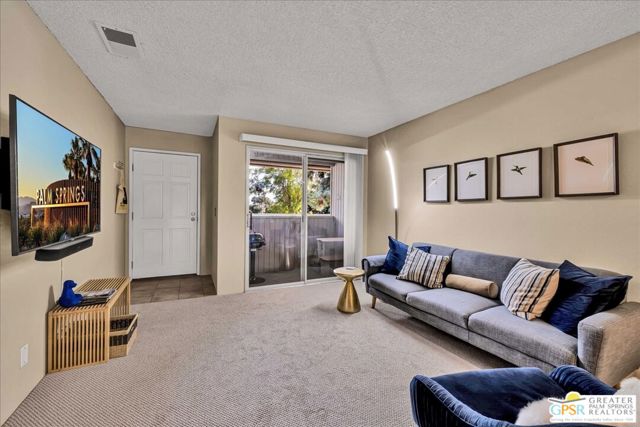 2860 N Los Felices Road, Palm Springs CA: https://media.crmls.org/mediaz/75ad316a-c28e-428c-b553-2df7701d124f.jpg