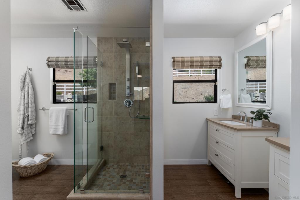 MLS #250034940SD img 20