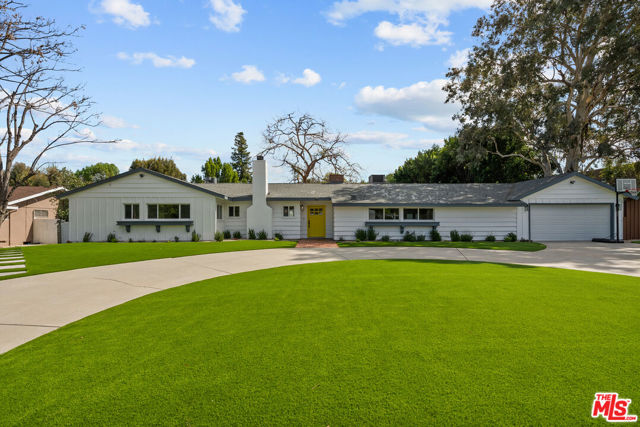 5656 Penfield Avenue, Woodland Hills CA: https://media.crmls.org/mediaz/75ae2ad0-d30c-4fb2-ba98-073cb4cdd344.jpg