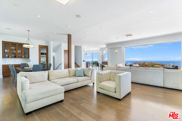 200 ARNO Way, Pacific Palisades CA: https://media.crmls.org/mediaz/75ae3b9d-c117-45e7-adf5-67ef758cc012.jpg
