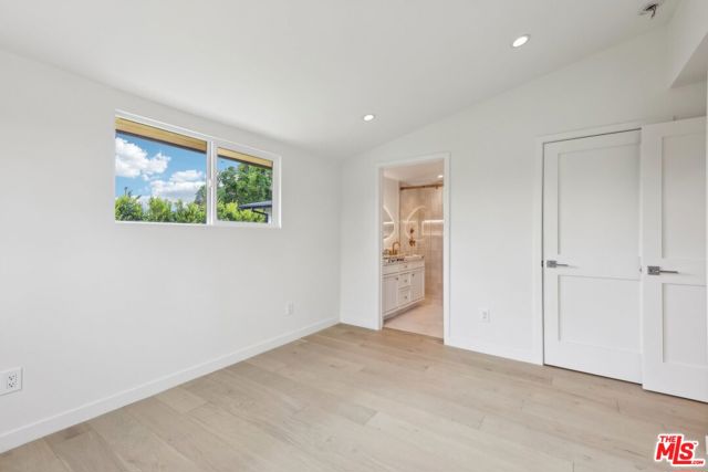 6731 Delco Avenue, Winnetka CA: https://media.crmls.org/mediaz/75ae5f2c-4637-457b-b631-817fc3b09d77.jpg