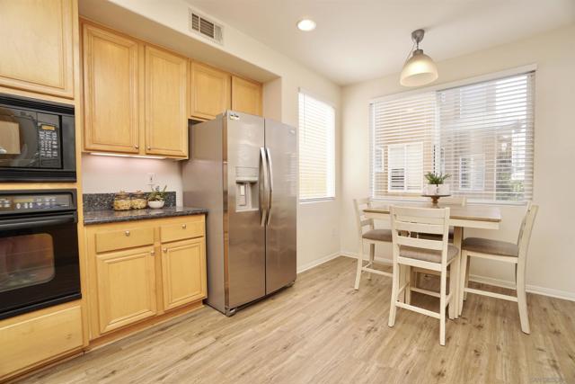 817 Kalpati Circle, Carlsbad CA: https://media.crmls.org/mediaz/75aeeb32-8124-4012-b904-a105b8f834e1.jpg