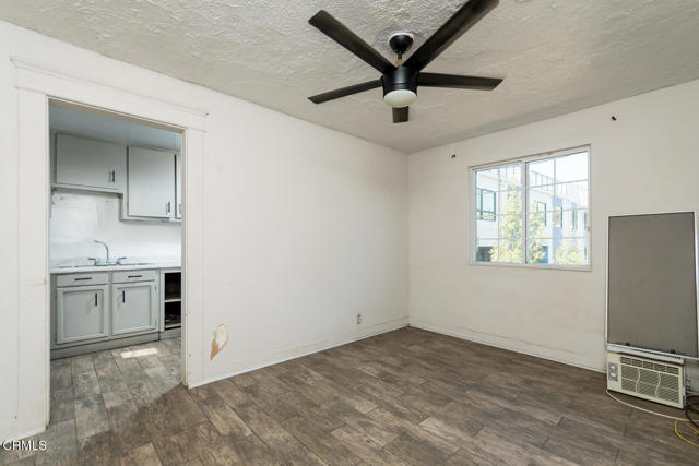 2132 branden Street, Los Angeles CA: https://media.crmls.org/mediaz/75af1c30-3fd1-4068-9cb6-7608905f70f7.jpg