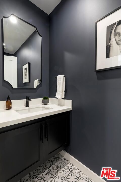 3364 Garden Avenue, Los Angeles CA: https://media.crmls.org/mediaz/75b069c3-68cf-4bd3-ace1-b59570117416.jpg