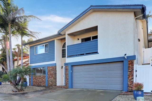 2002 Mendocino Blvd, San Diego CA: https://media.crmls.org/mediaz/75b0edd6-e695-4af1-be11-f8a641fdd008.jpg