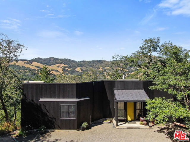 351 Wall Road, Napa CA: https://media.crmls.org/mediaz/75b190c8-25e3-4a58-a270-e903d6e70073.jpg