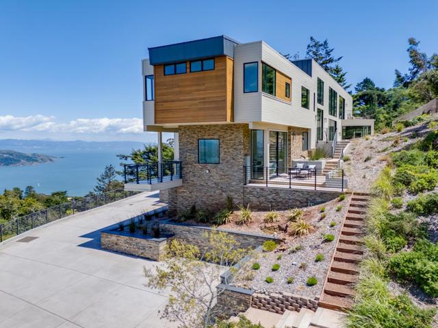 3 Wolfback Ridge Road, Sausalito CA: https://media.crmls.org/mediaz/75b19802-9326-48c1-afef-36a547f7c831.jpg