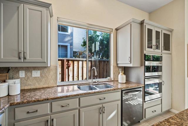 Image 92 of 105 For 3223 Adelanto Lane