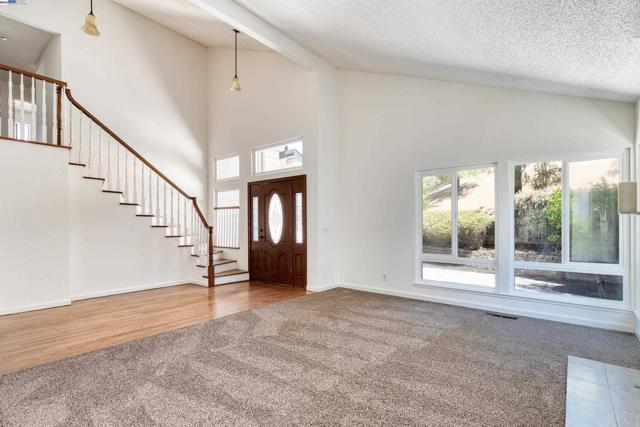 5644 ALHAMBRA HILLS CT, Martinez CA: https://media.crmls.org/mediaz/75b2c55d-14c1-40b0-99fe-4d123a7ba24d.jpg