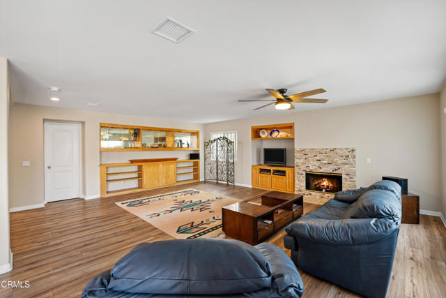 32650 The Old Road, Castaic CA: https://media.crmls.org/mediaz/75b37993-f45c-4e09-9cf1-9f85a318d879.jpg