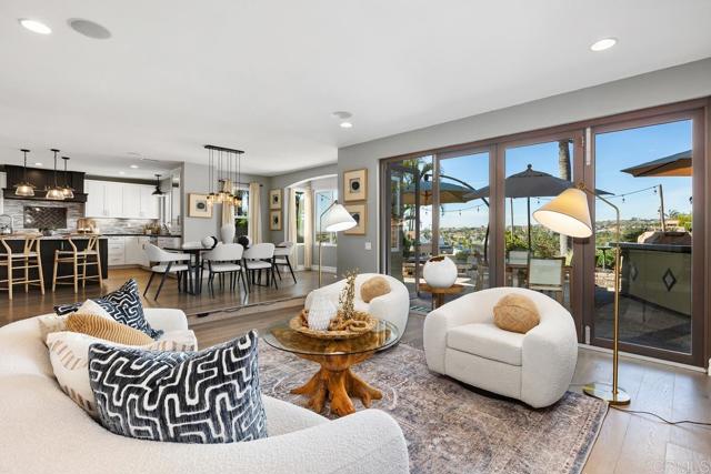 Detail Gallery Image 17 of 44 For 13822 Camino Del Suelo, San Diego,  CA 92129 - 4 Beds | 3 Baths