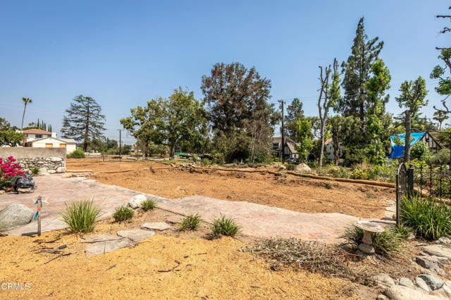 1215 E Mendocino Street, Altadena CA: https://media.crmls.org/mediaz/75b4a1f5-d713-42e5-b719-0c93c5e3f9db.jpg